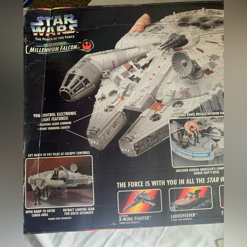 Collectible millennium falcon